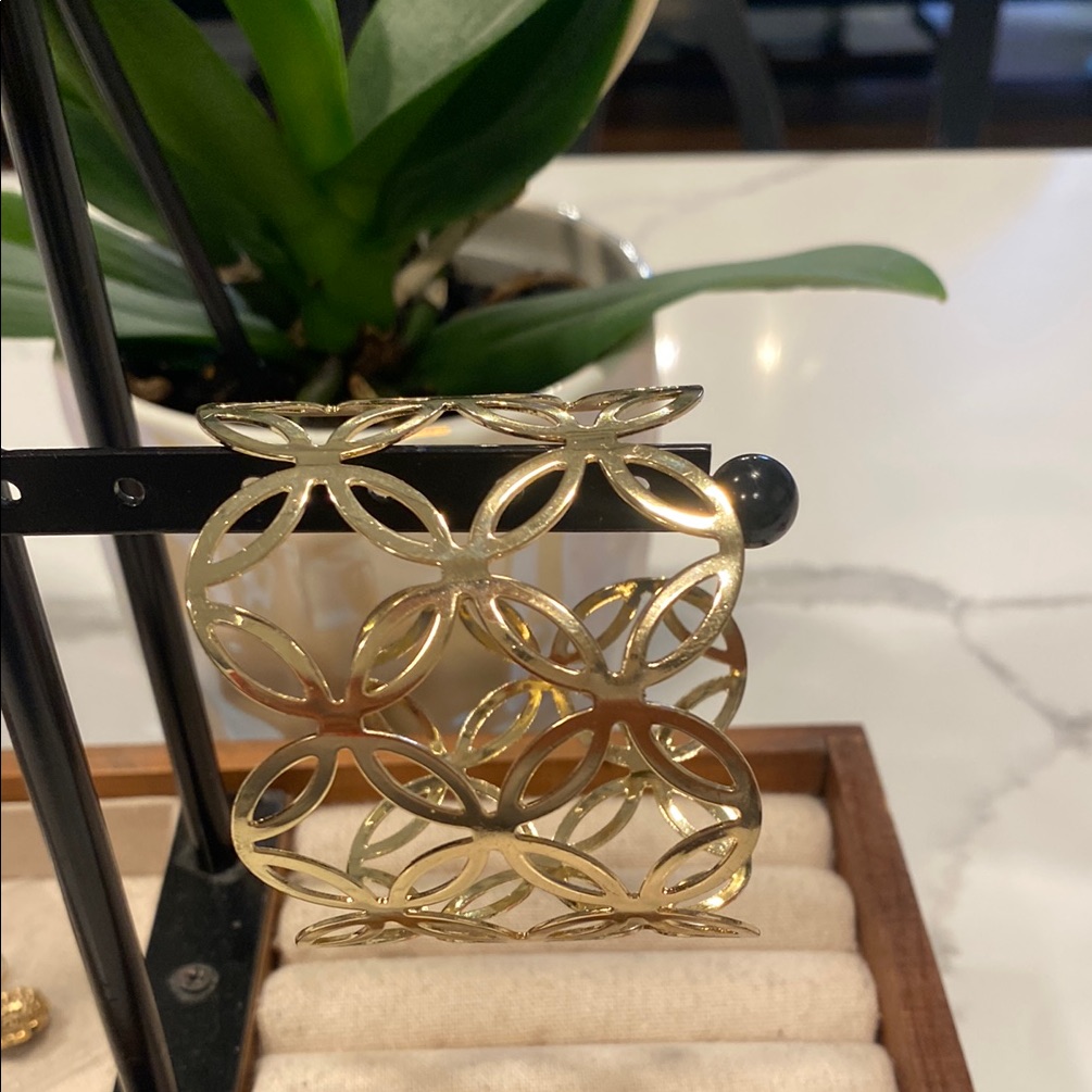 Elegant Gold Bracelet 18$